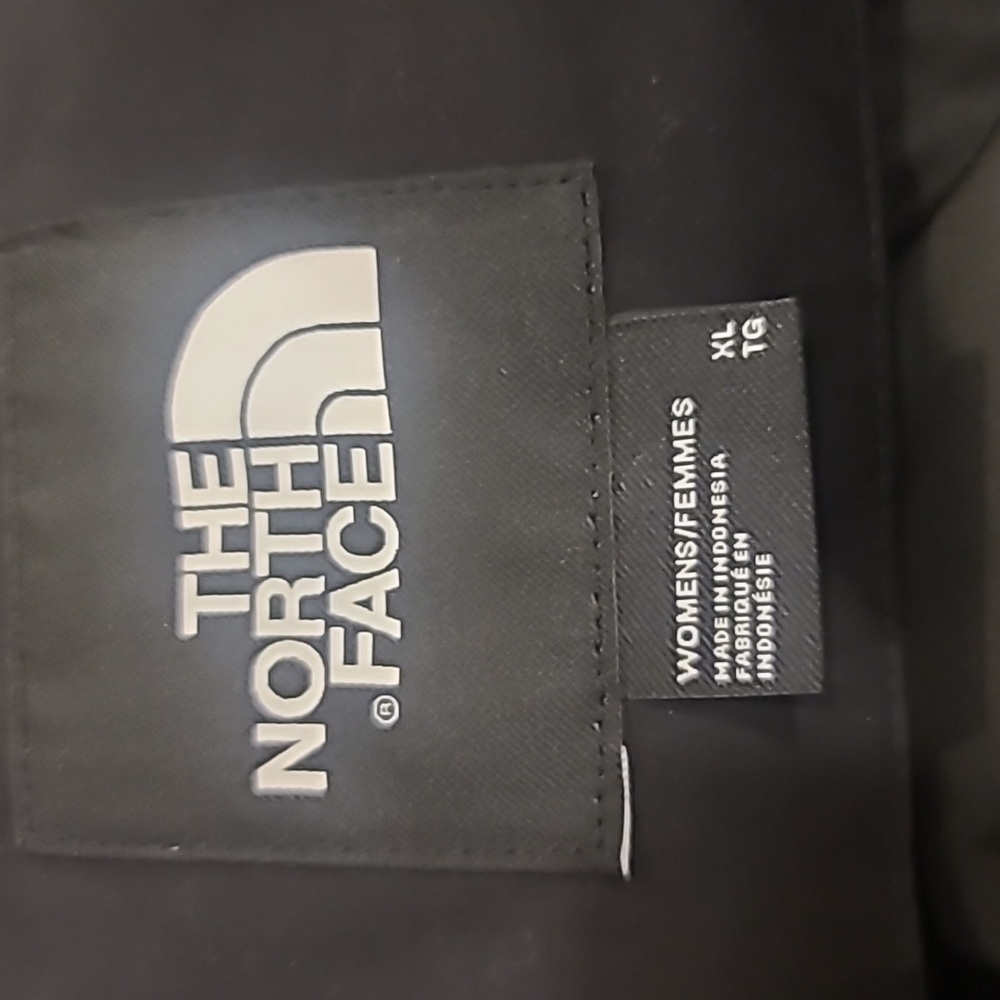 THE NORTH FACE Arctic Down Parka - Women's, BLACK - Picture 9 of 10